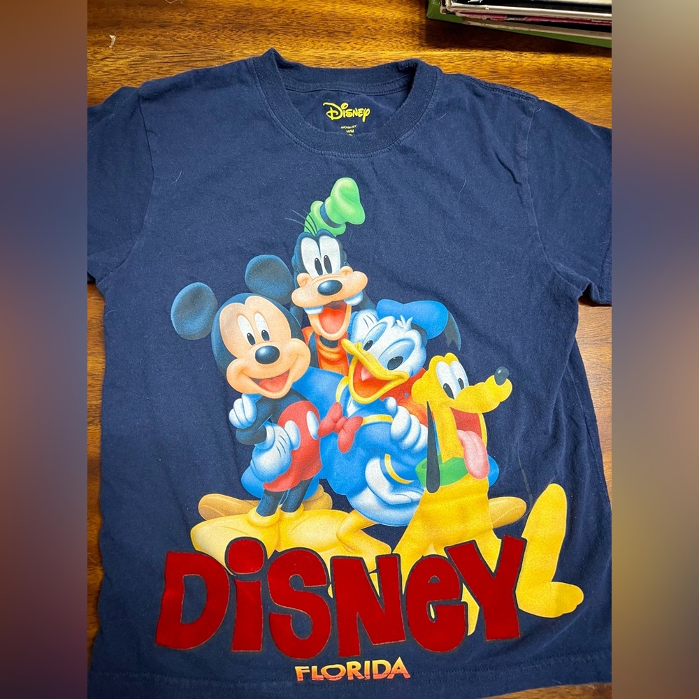 Disney Tshirt- Mickey and Friends Boy size 8( medium)